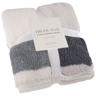 B&M Highland Mono Check Sherpa Doublesided Throw