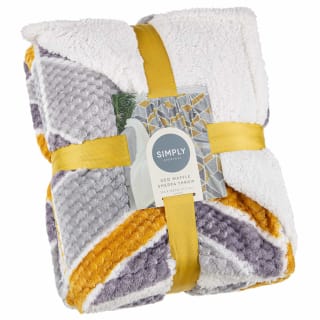 B&M Simply Geo Waffle Throw - Ochre