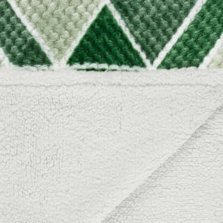B&M Simply Geo Waffle Throw - Green